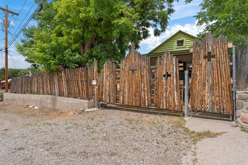2 State Road 75, Dixon, NM, 87527 | Card Image