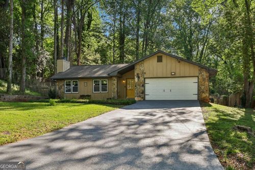 562 Rimrock Trl, Stone Mountain, GA, 30083-4555 | Card Image