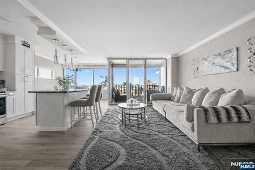 6 Horizon Rd, Fort Lee, NJ, 07024-6652 | Card Image