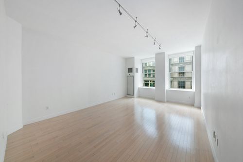 3b-60 W 20th St, New York, NY, 10011-0070 | Card Image