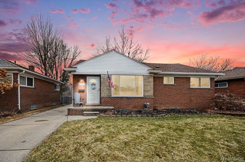 26213 Harmon St, Saint Clair Shores, MI, 48081-3359 | Card Image