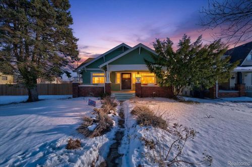 241 Moss St, Highland Park, MI, 48203-2679 | Card Image