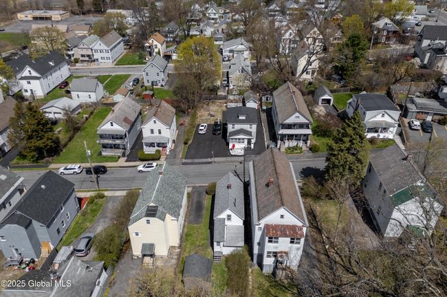 556 Clarendon St, House other with 2 bedrooms, 1 bathrooms and 2 parking in Schenectady NY | Image 22