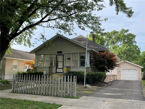 3216 Champaign Ave, Mattoon, IL, 61938-2258 | Card Image