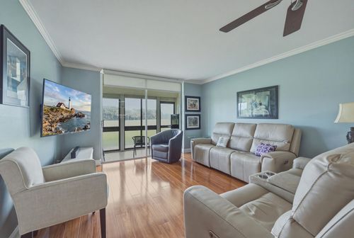 108-9411 N Hollybrook Lake Drive, Pembroke Pines, FL, 33025 | Card Image