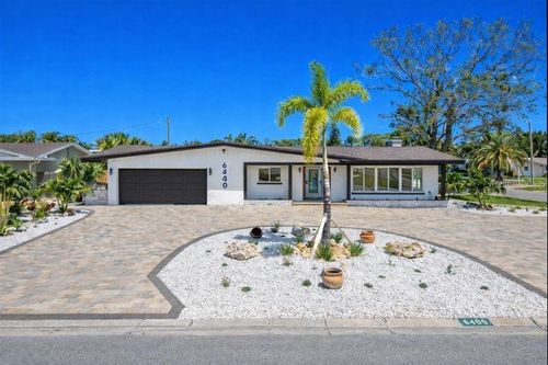 6400 Mockingbird Way S, St Petersburg, FL, 33707-3822 | Card Image