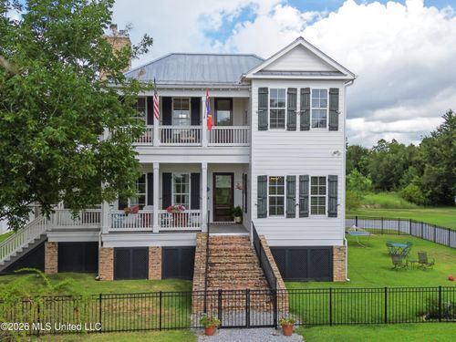 102 Mollere Dr, Waveland, MS, 39576-4228 | Card Image