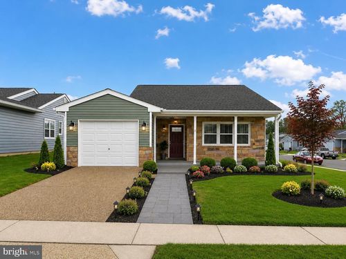 2 Farrington Ct, Southampton, NJ, 08088-1204 | Card Image