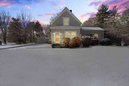 93 Linwood St, Brockton, MA, 02301-5619 | Card Image