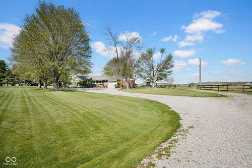 1365 N County Road 700 E, Seymour, IN, 47274-8683 | Card Image