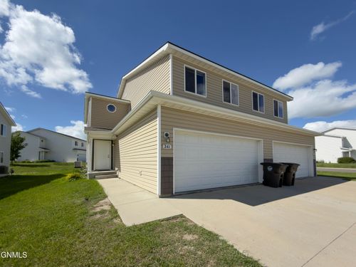 341 Adeline Dr, Stanley, ND, 58784-5006 | Card Image