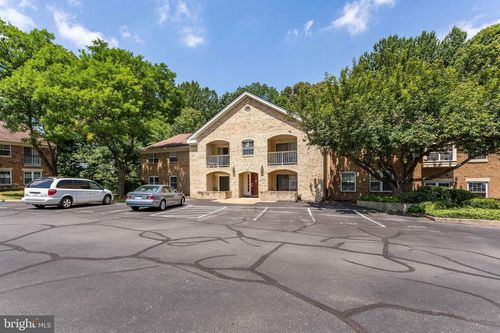 201-5804 Cove Landing Rd, BURKE, VA, 22015-2672 | Card Image
