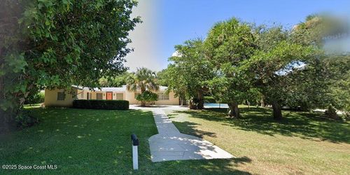 3735 Eagle Dr, Vero Beach, FL, 32963-1652 | Card Image