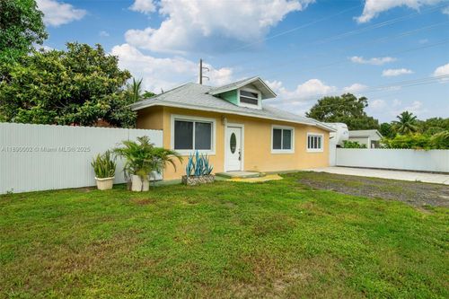 521 S Florida Mango Rd, West Palm Beach, FL, 33406-4408 | Card Image