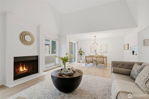 o7-1603 103rd Pl Ne, Bellevue, WA, 98004-3641 | Card Image