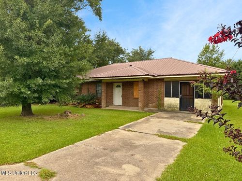 511 Morris St, Waveland, MS, 39576-3035 | Card Image
