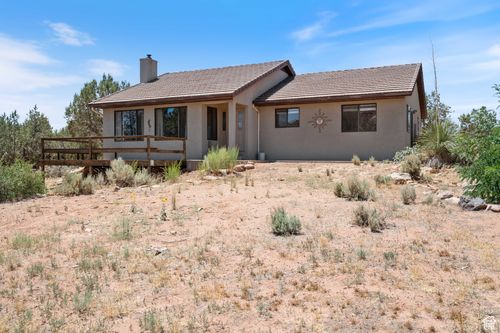 1387 N Mount Zion Dr, Apple Valley, UT, 84737-4875 | Card Image