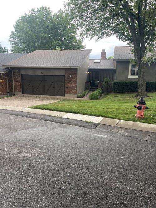 74 Woodbridge Ln, Kansas City, MO, 64145-1387 | Card Image
