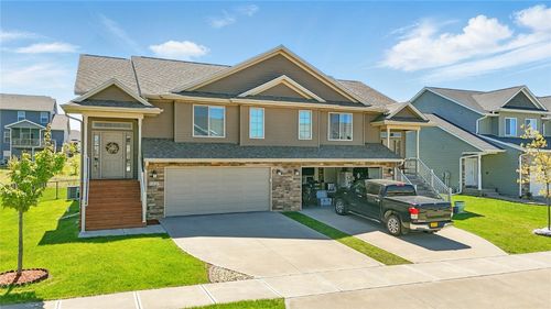 1227 Mary Ln, North Liberty, IA, 52317-8711 | Card Image