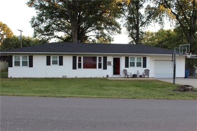 618 Laughlin Street, House other with 3 bedrooms, 2 bathrooms and null parking in Tonganoxie KS | Image 1