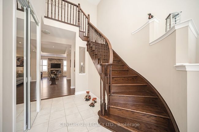 33 Callandar Rd, House other with 4 bedrooms, 3 bathrooms and 4 parking in Brampton ON | Image 6