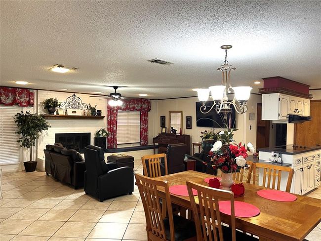 403 N Hall St, House other with 5 bedrooms, 3 bathrooms and null parking in Fairfield TX | Image 6
