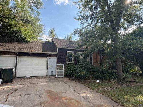 921 E 21st St, Lawrence, KS, 66046-3121 | Card Image