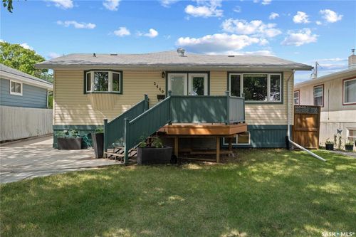 2440 Francis St, Regina, SK, S4N2P9 | Card Image