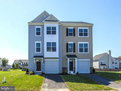 3714 Oakley Ln, GREENCASTLE, PA, 17225-8750 | Card Image