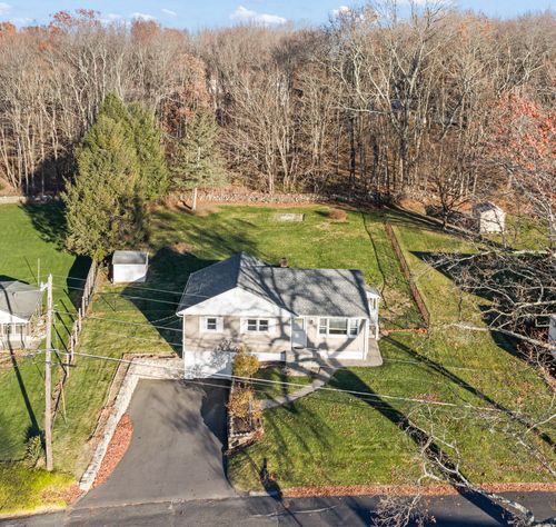 83 Jason Ave, Watertown, CT, 06795-2729 | Card Image