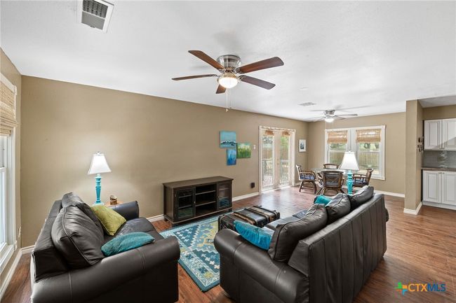 313 N 11 Th St, House other with 3 bedrooms, 3 bathrooms and null parking in Fulton TX | Image 6