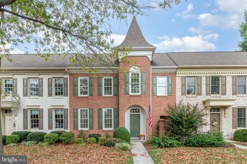 19 Devonshire Sq, Mechanicsburg, PA, 17050-6877 | Card Image