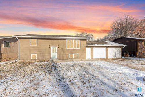 3800 Crescent Dr, Sioux Falls, SD, 57106 | Card Image