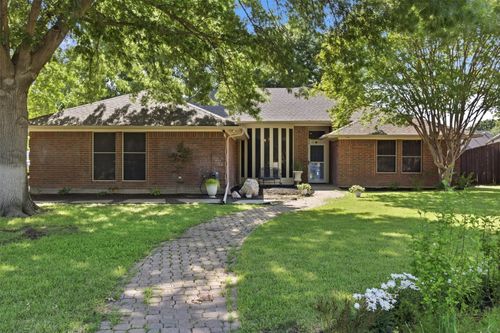 2505 Hillview Ct, Denton, TX, 76209-7933 | Card Image