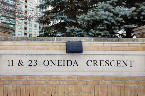 1008-11 Oneida Cres, Richmond Hill, ON, L4B0A1 | Card Image
