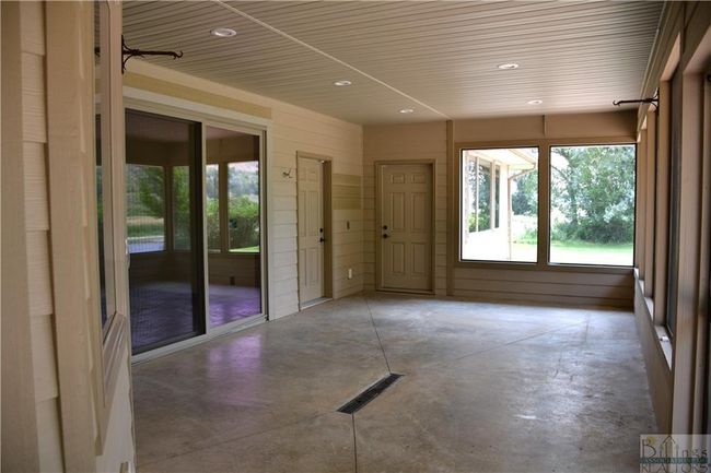 581 River Bend Road, House other with 4 bedrooms, 4 bathrooms and null parking in Fort Smith MT | Image 15