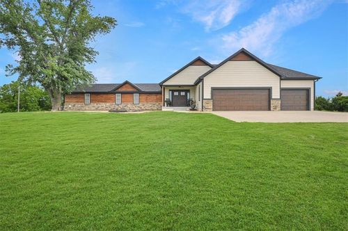 1217 S Desoto Rd, Lansing, KS, 66043-6310 | Card Image