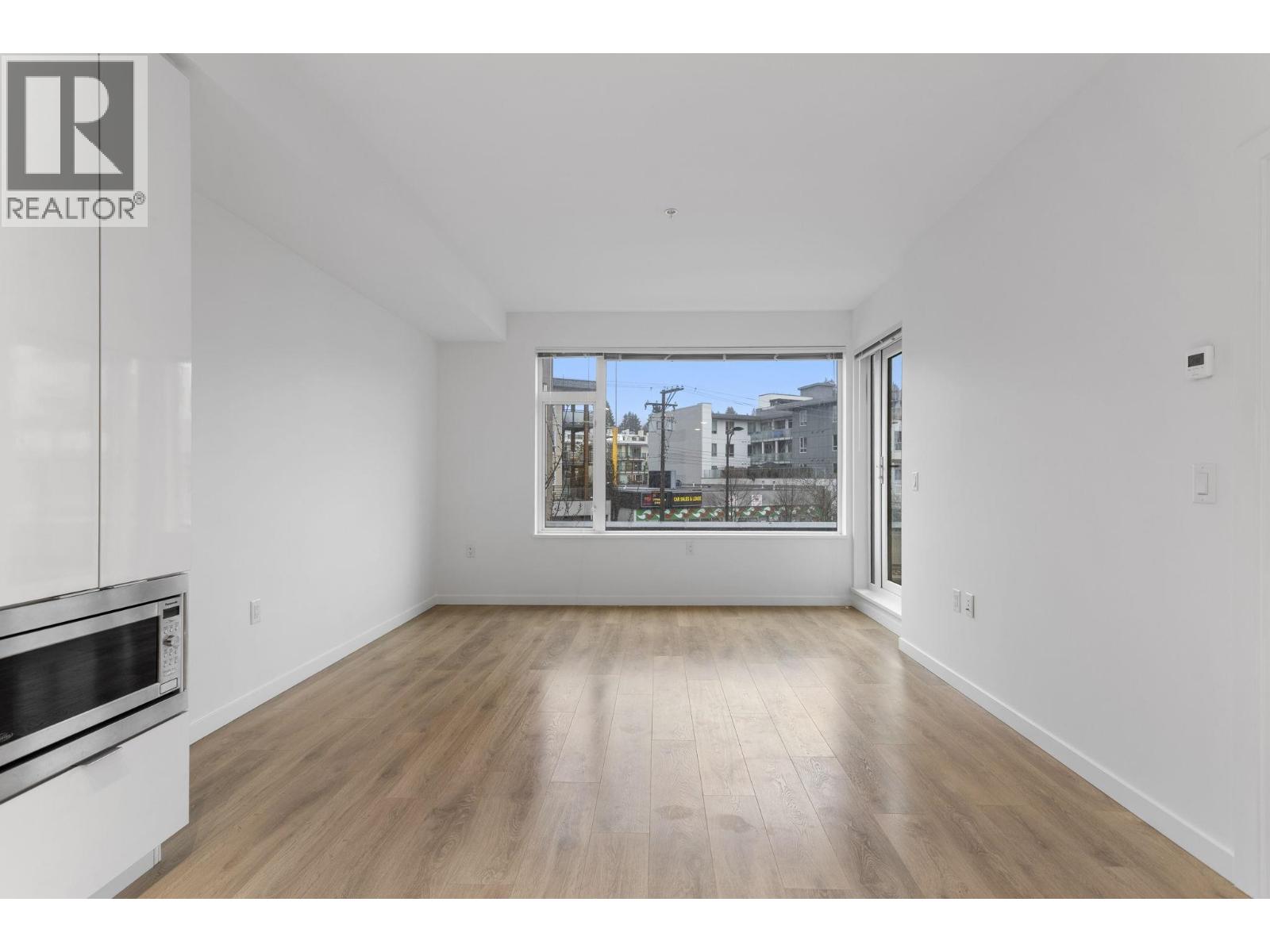 Residential in North Vancouver 5
