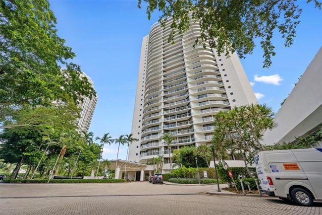 903 - 4000 Island Blvd, Condo with 2 bedrooms, 2 bathrooms and null parking in Aventura FL | Image 25