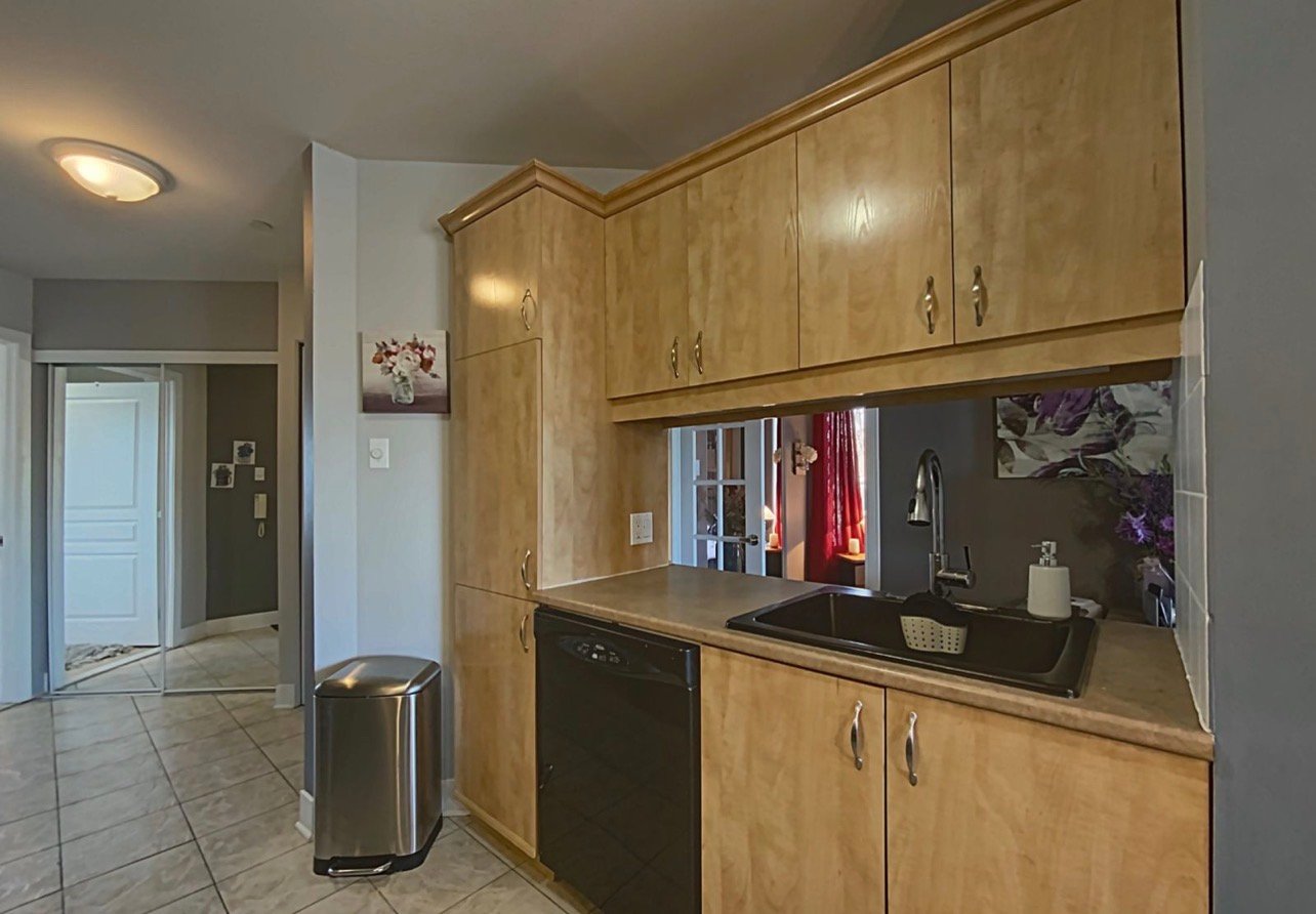 Residential in Laval (Laval-des-Rapides)