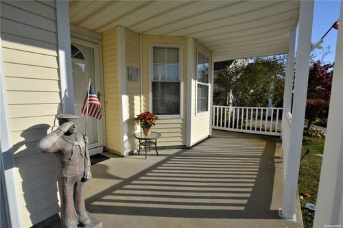 5112-5112 Village Cir E, Manorville, NY, 11949-9567 | Card Image