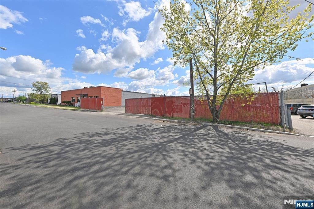 210 S Newman St, Hackensack, NJ 07601