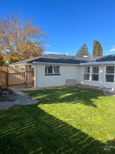 632 Lynwood Blvd, House other with 4 bedrooms, 2 bathrooms and 1 parking in Twin Falls ID | Image 2