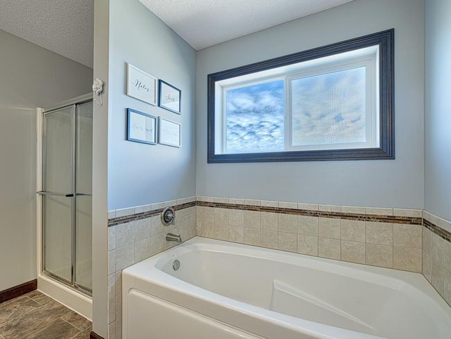 Separate shower and soaking tub with plenty of space. | Image 22