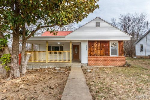 222 Warren St, Richland, MO, 65556-7805 | Card Image