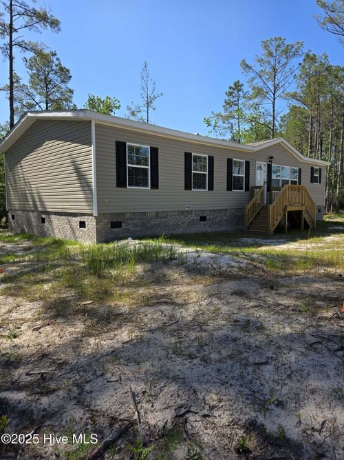 105 Brady Ln, Maple Hill, NC, 28454-8210 | Card Image