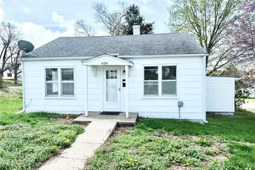 604 E Cooper St, Maryville, MO, 64468-2814 | Card Image