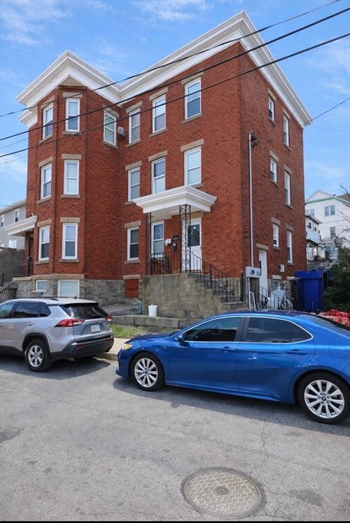 70 Jencks St, Fall River, MA, 02723-2106 | Card Image