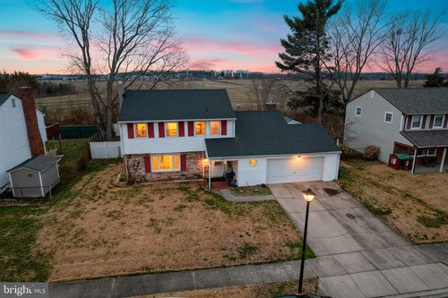 813 Bacon Ave, DOVER, DE, 19901-2570 | Card Image