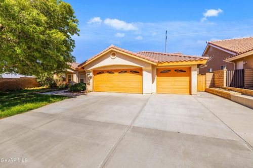 42344 Camden Way, Lancaster, CA, 93536-7330 | Card Image